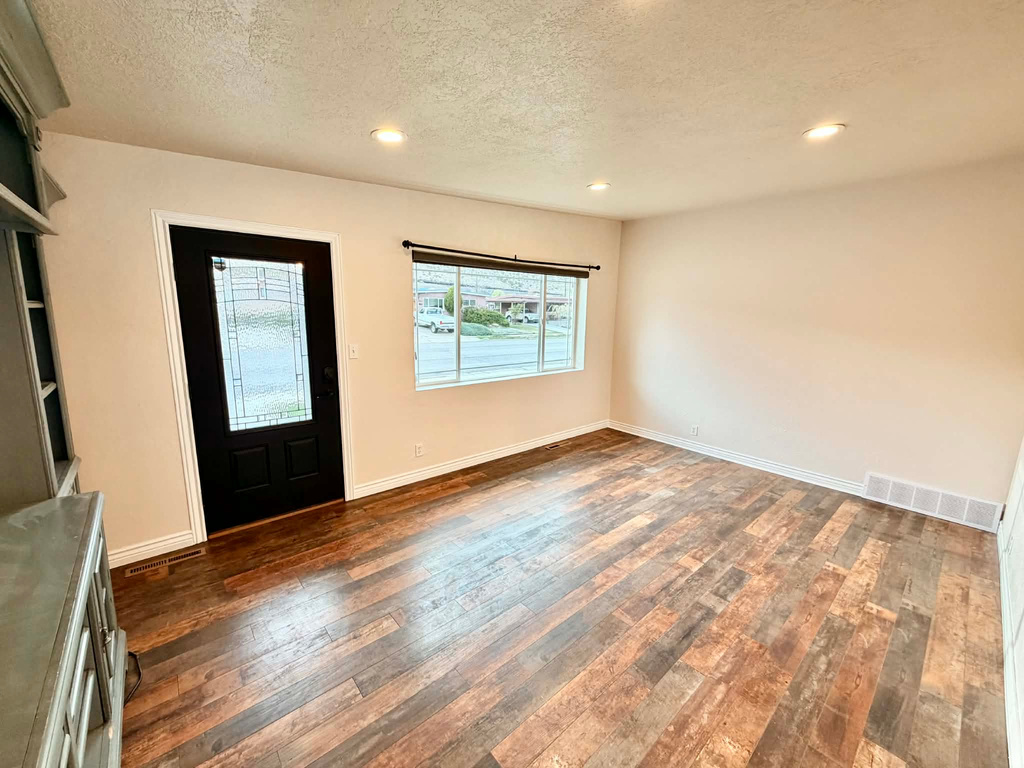 5 S 3RD AVE Helper, UT 84526