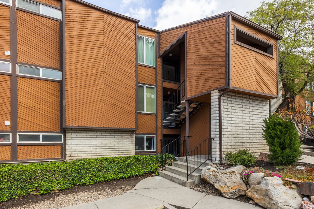 2432 S ELIZABETH ST #2 Salt Lake City, UT 84106