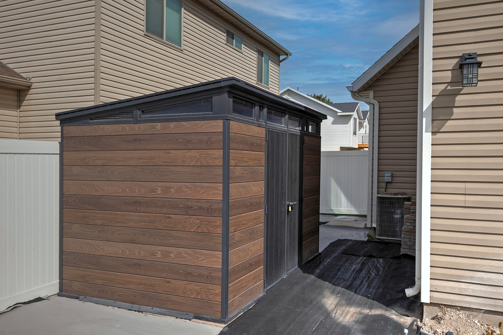 2960 S ADAMS GARDEN CV South Salt Lake, UT 84106