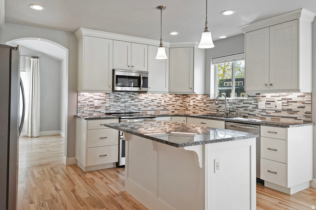 2960 S ADAMS GARDEN CV South Salt Lake, UT 84106