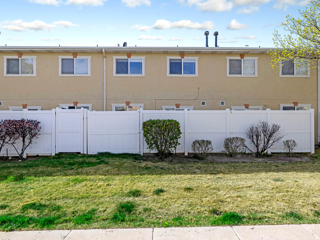 6813 S ETRUSCAN WAY West Jordan, UT 84084