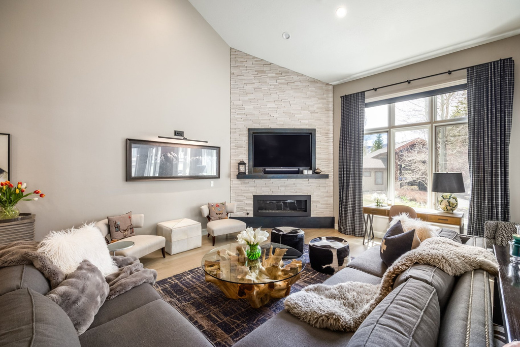 2787 GALLIVAN LOOP Park City, UT 84060