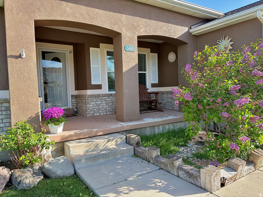 5469 W HARVESTMILL DR West Jordan, UT 84081