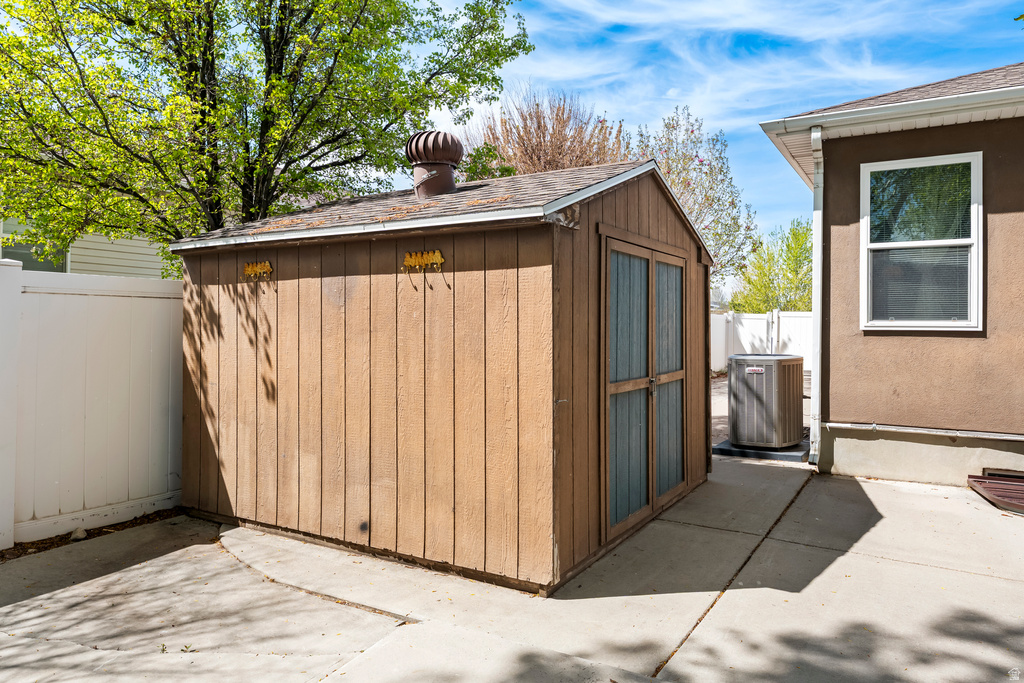 5469 W HARVESTMILL DR West Jordan, UT 84081