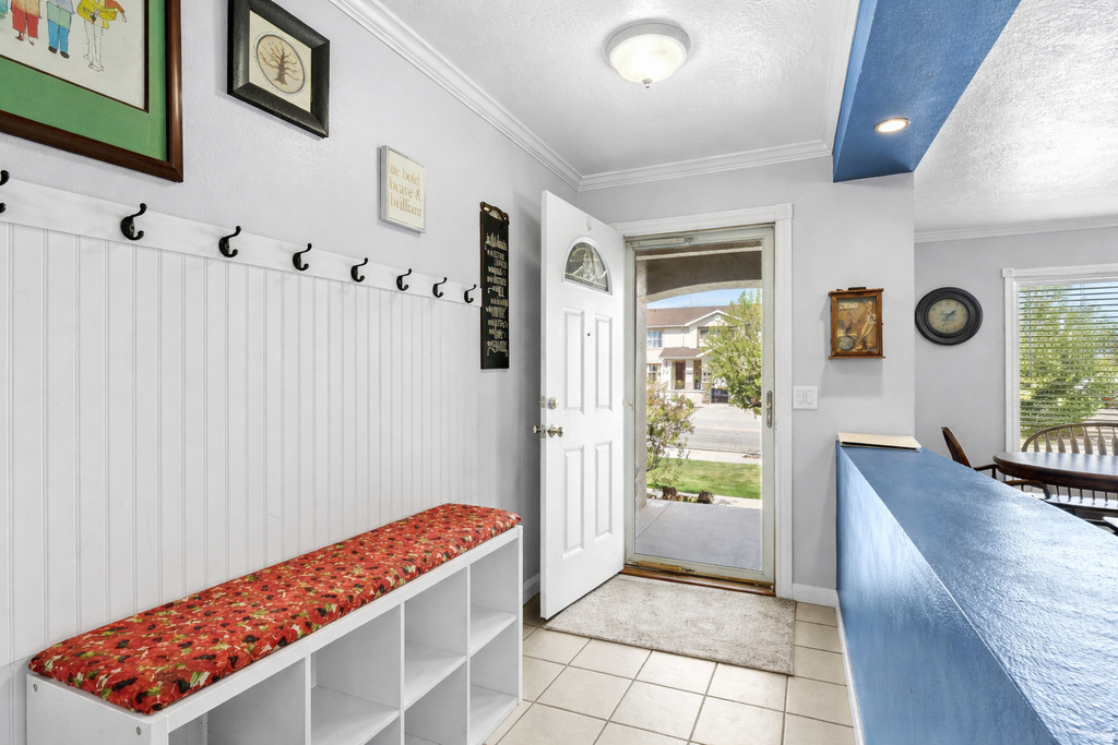 5469 W HARVESTMILL DR West Jordan, UT 84081