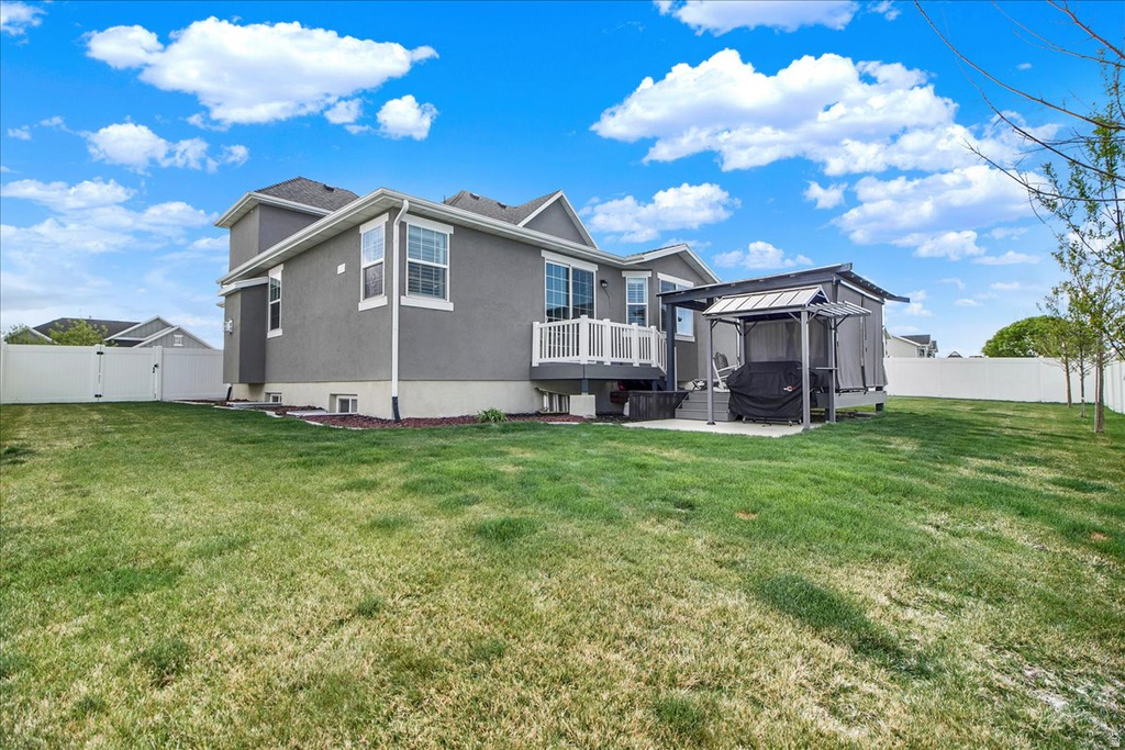 2449 N SARUS CRANE DR Clinton, UT 84015