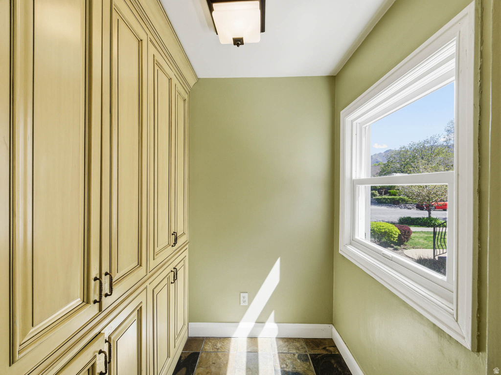 926 S GREENWOOD TERRACE Salt Lake City, UT 84105