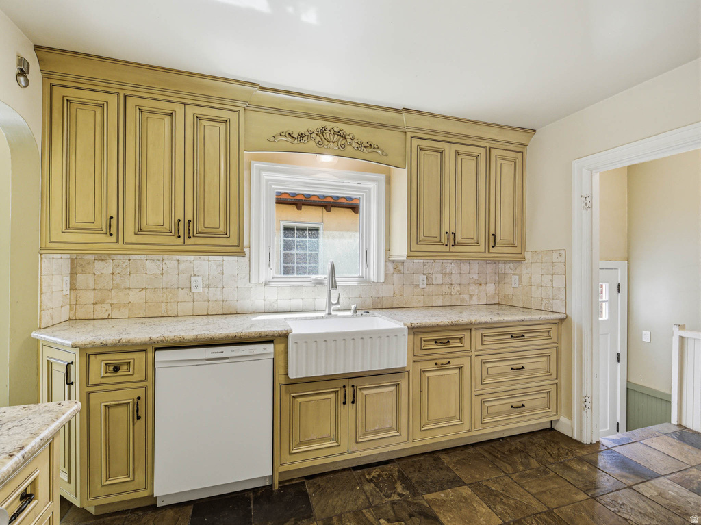 926 S GREENWOOD TERRACE Salt Lake City, UT 84105