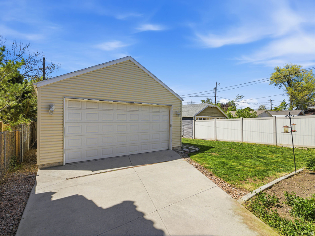 926 S GREENWOOD TERRACE Salt Lake City, UT 84105