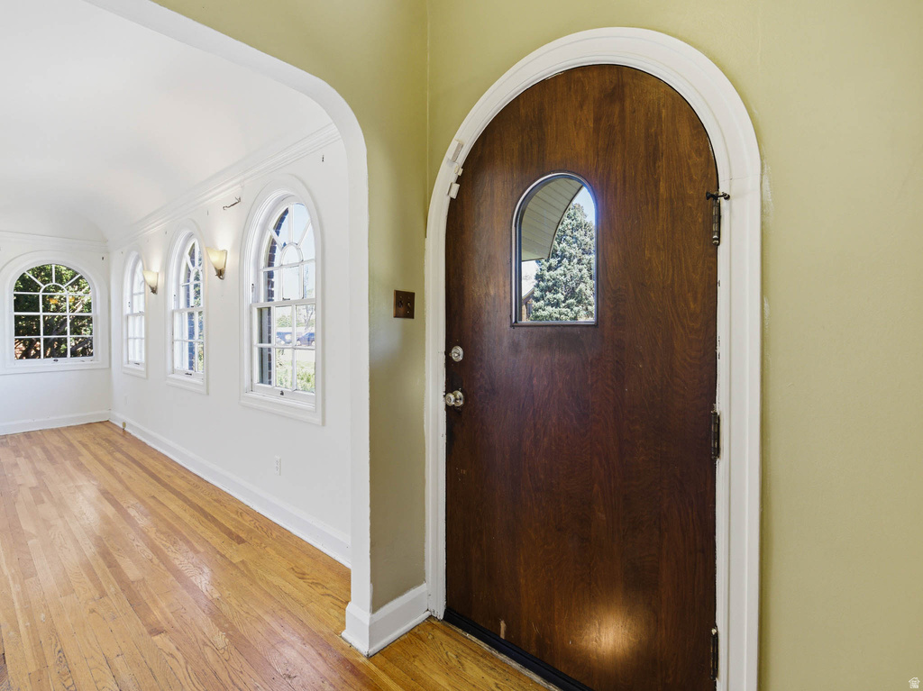 926 S GREENWOOD TERRACE Salt Lake City, UT 84105