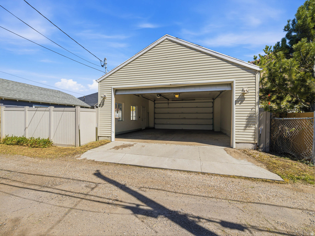 926 S GREENWOOD TERRACE Salt Lake City, UT 84105