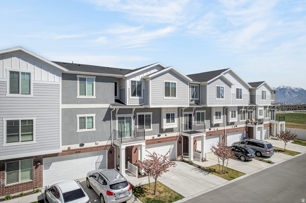 4216 W GUNLOCK PARK CT #433 Riverton, UT 84096