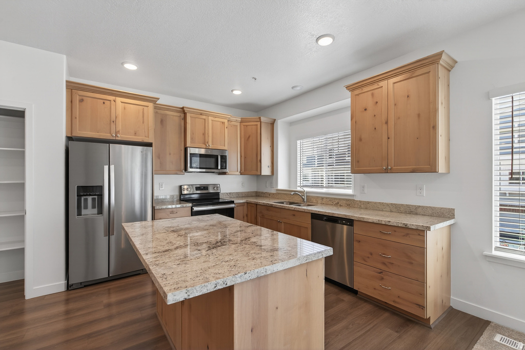 4216 W GUNLOCK PARK CT #433 Riverton, UT 84096