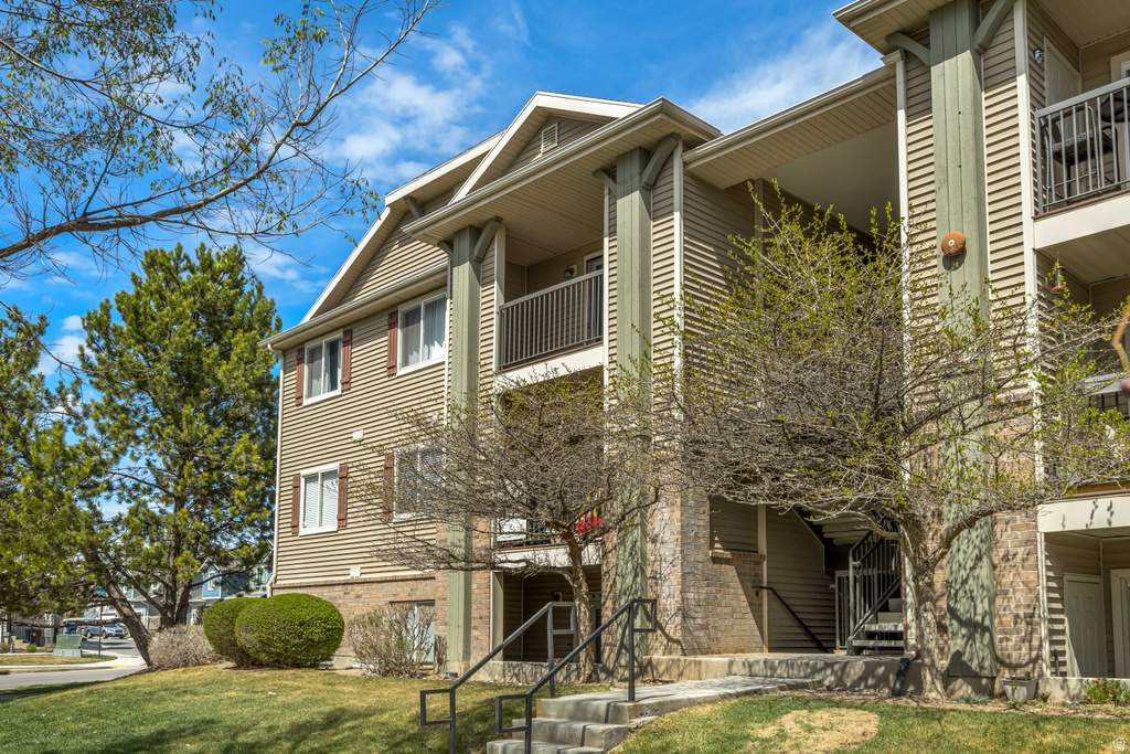 3371 E RIDGE ROUTE RD #9 Eagle Mountain, UT 84005