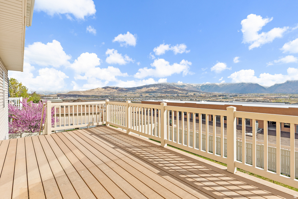 2448 N ORCHARD WAY Saratoga Springs, UT 84045