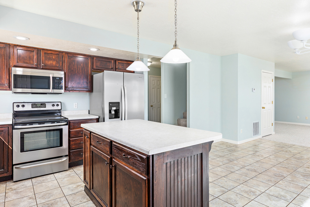 2448 N ORCHARD WAY Saratoga Springs, UT 84045