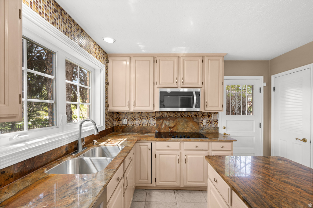 2797 E SOMMET DR Holladay, UT 84117