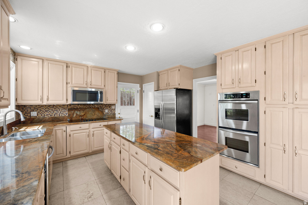 2797 E SOMMET DR Holladay, UT 84117