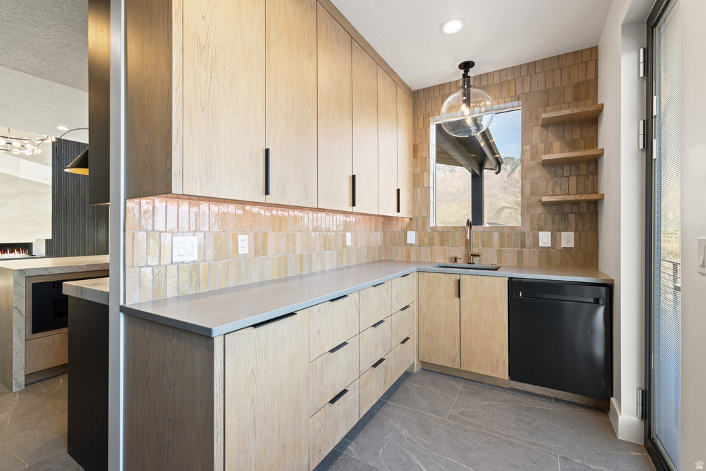 501 W DEVEY DR Alpine, UT 84004