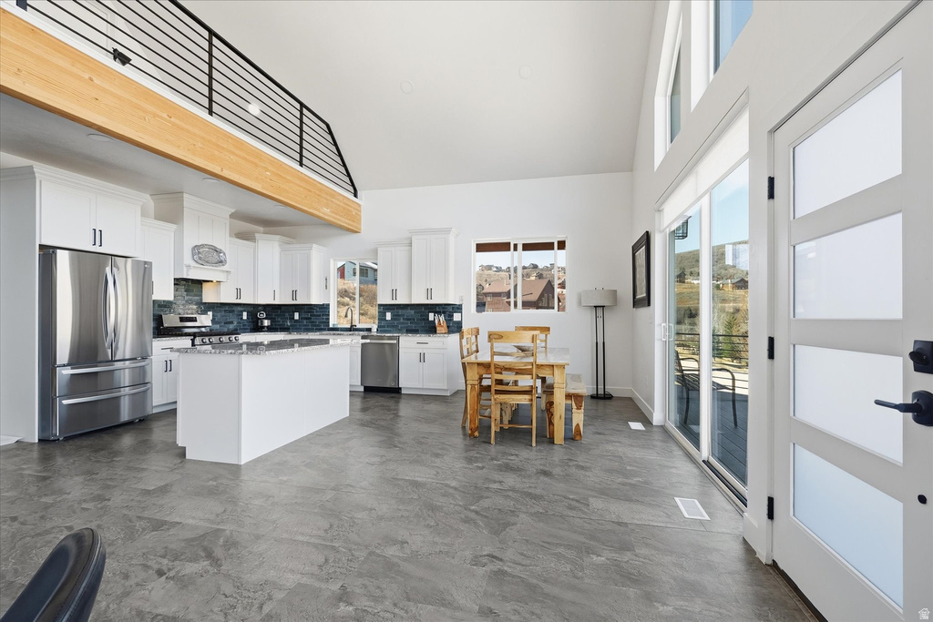 1610 N MACKINAW WAY Garden City, UT 84028