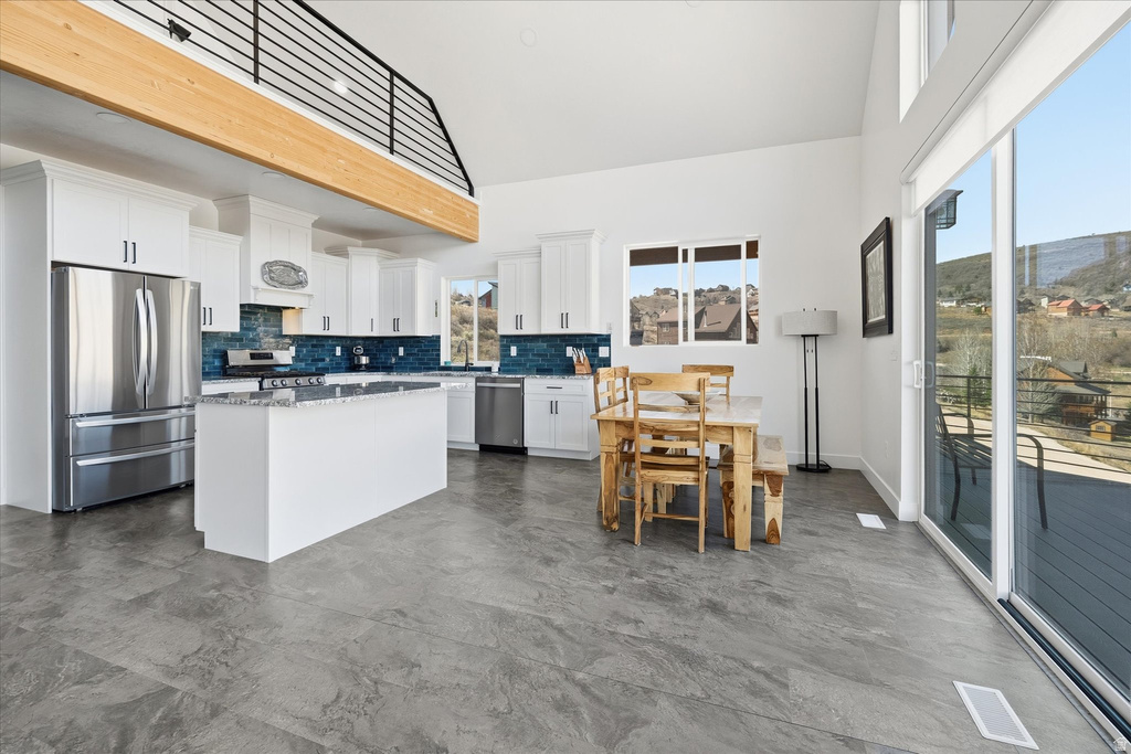 1610 N MACKINAW WAY Garden City, UT 84028