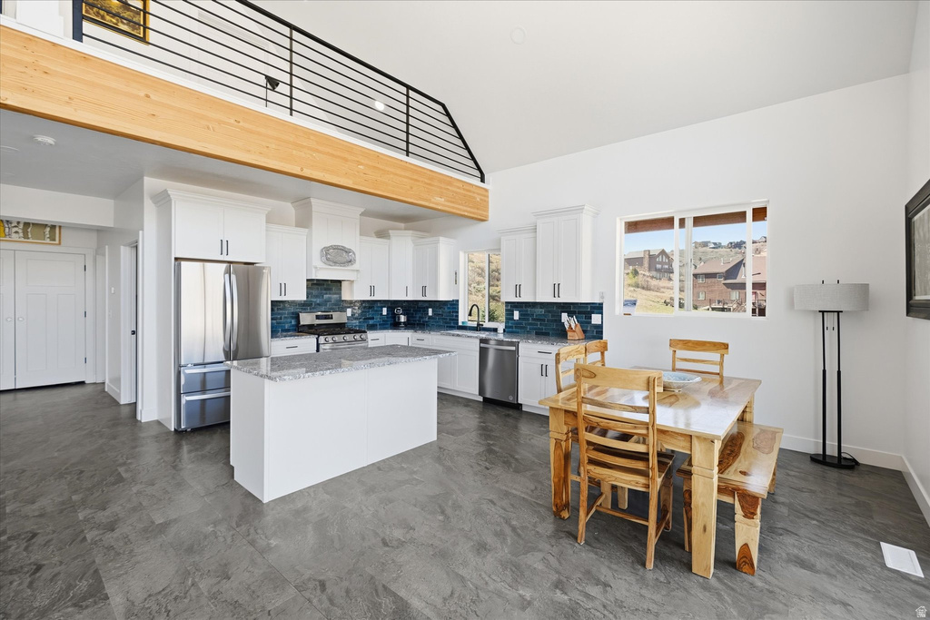 1610 N MACKINAW WAY Garden City, UT 84028