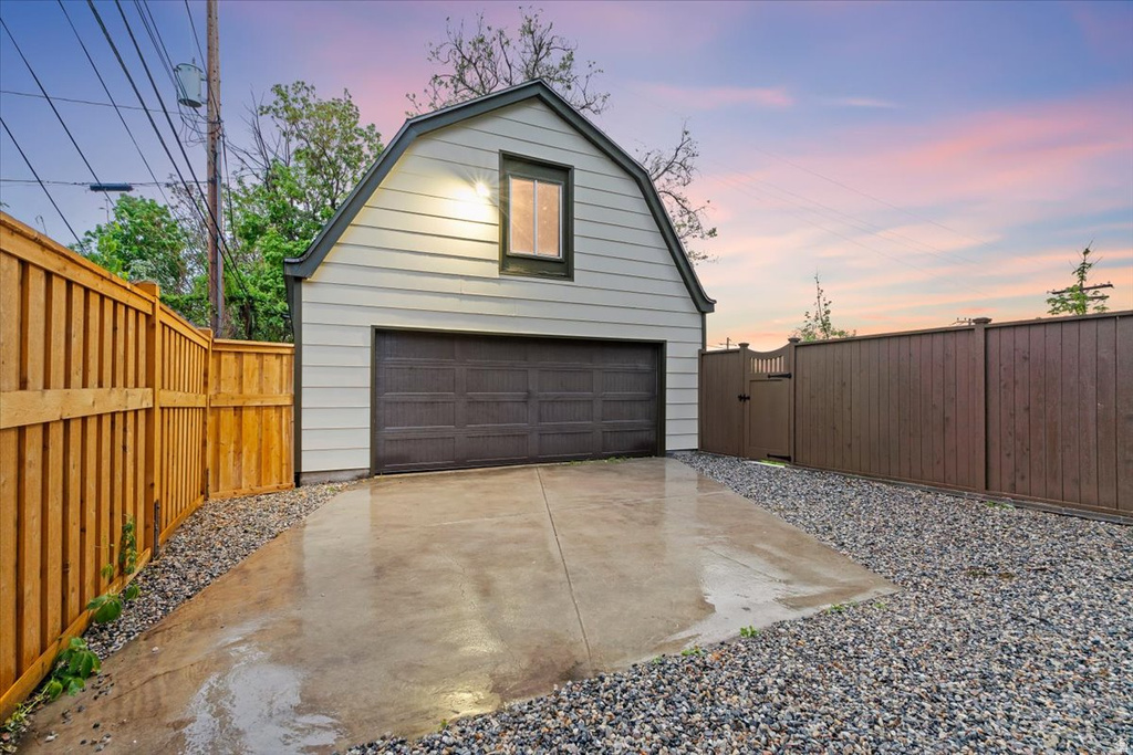 35 S HAXTON PL Salt Lake City, UT 84102