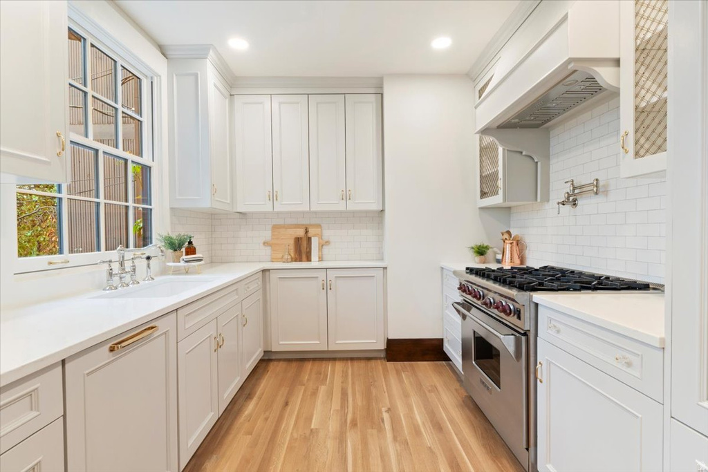 35 S HAXTON PL Salt Lake City, UT 84102