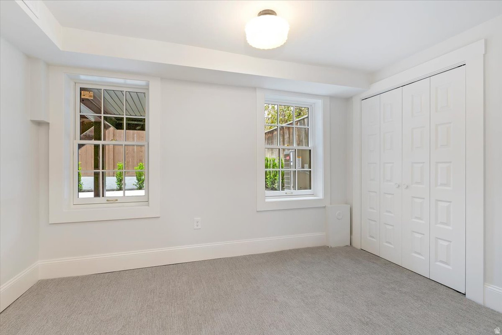 35 S HAXTON PL Salt Lake City, UT 84102