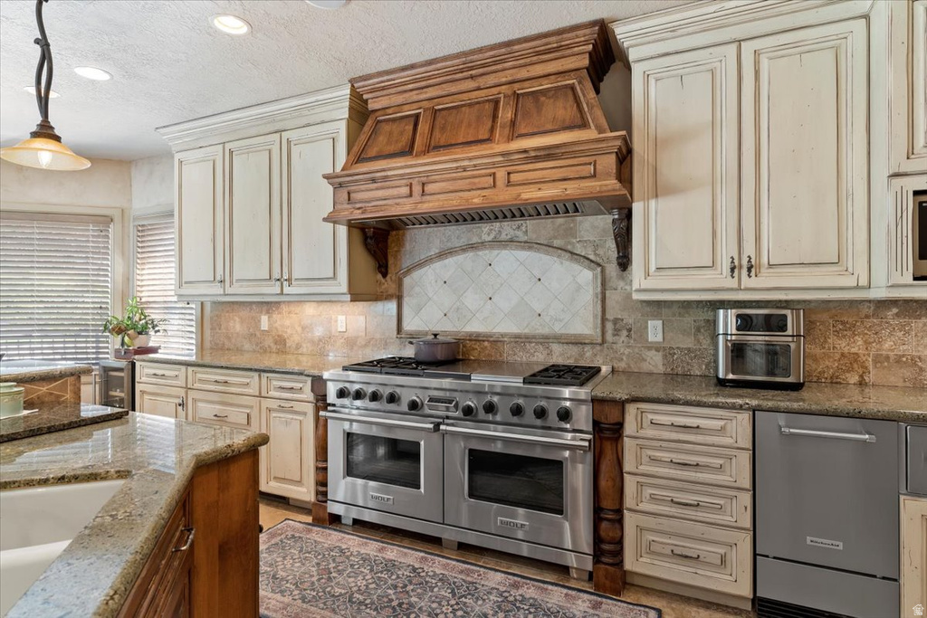 960 E PAR THREE CIR Fruit Heights, UT 84037