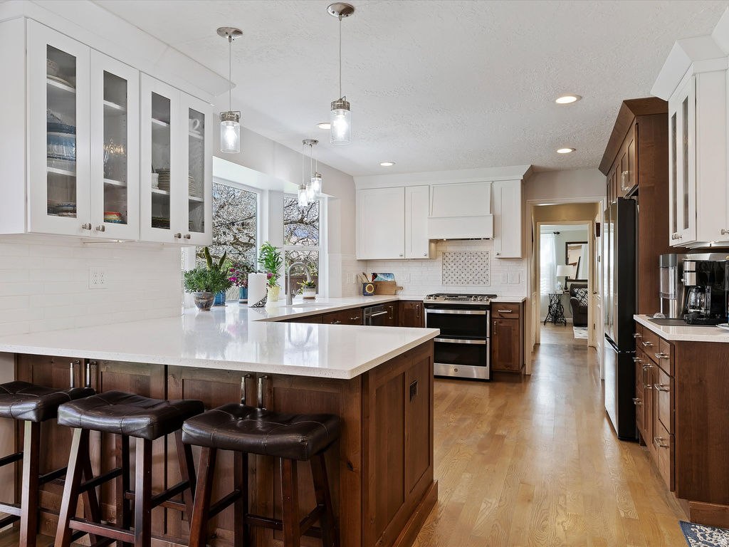 2220 N JONI DR Layton, UT 84040