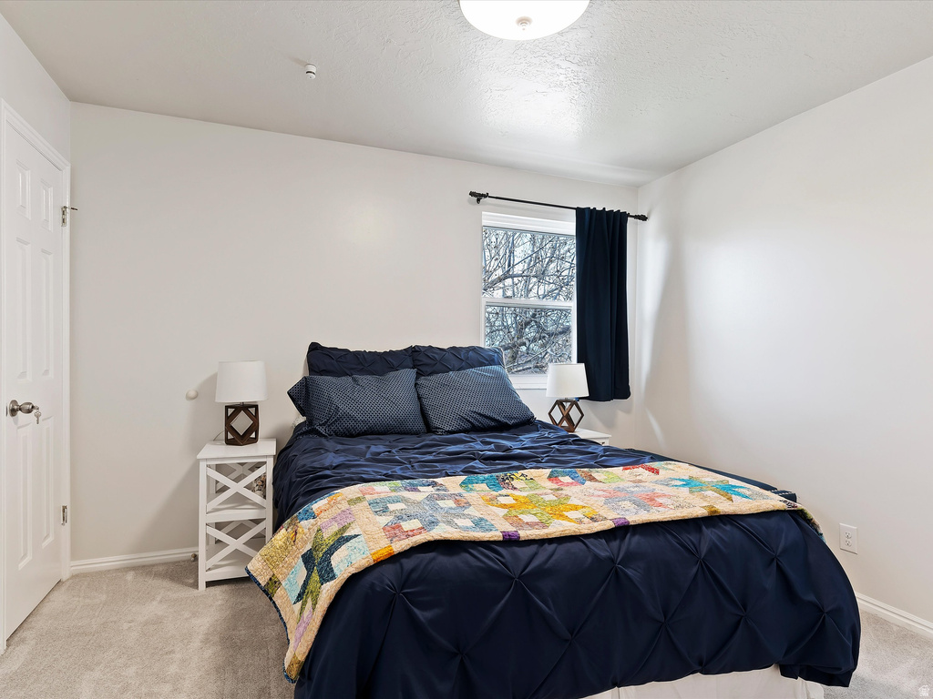 2220 N JONI DR Layton, UT 84040