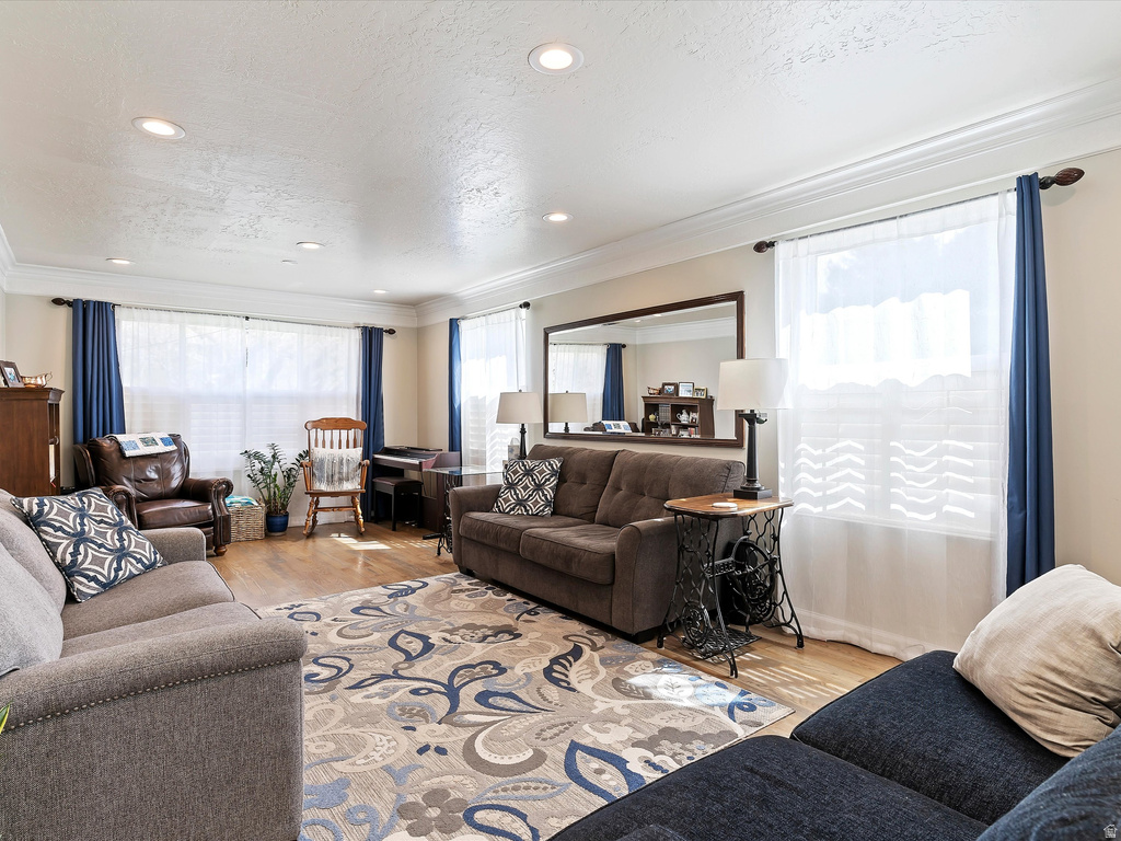 2220 N JONI DR Layton, UT 84040