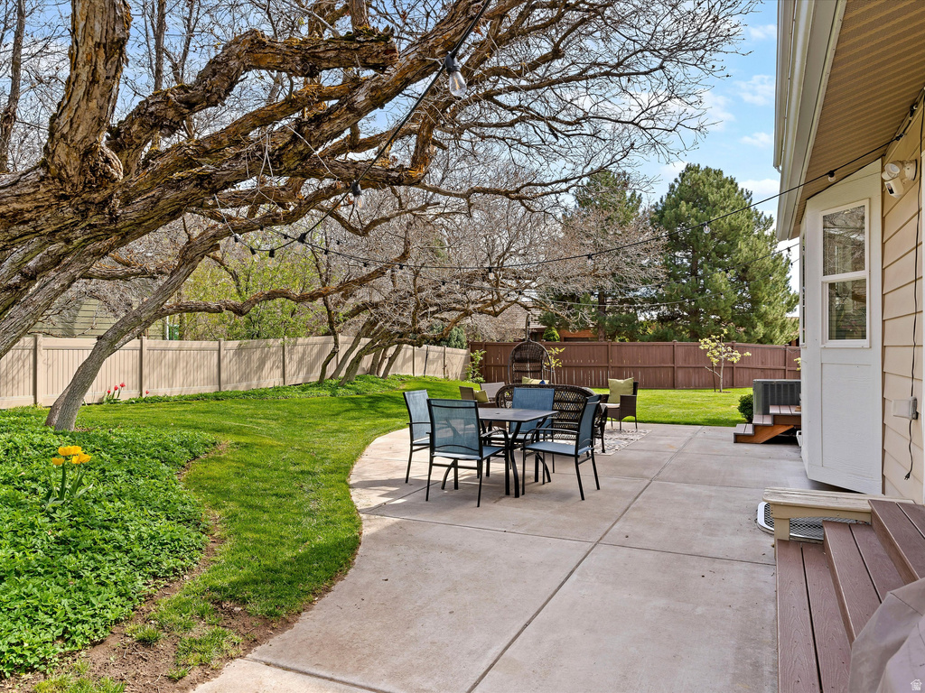 2220 N JONI DR Layton, UT 84040