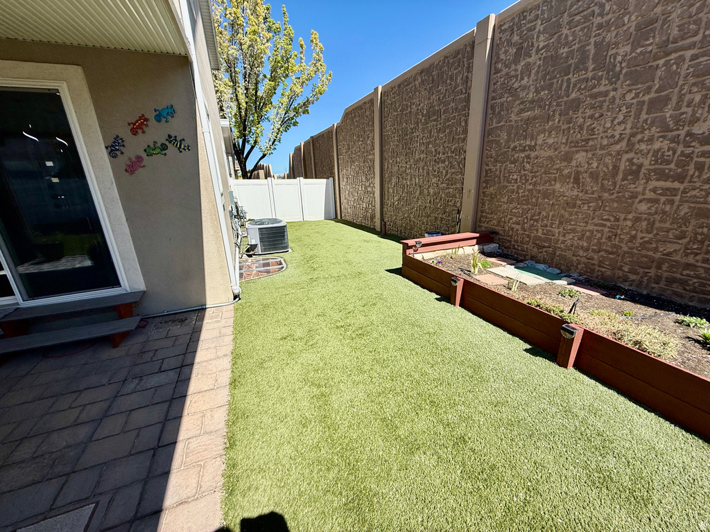 4831 W WESTERN HILLS DR Riverton, UT 84096