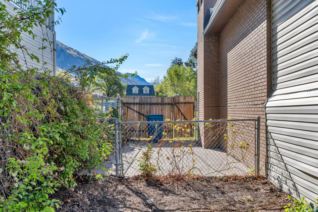 1025 E GROVE DR Pleasant Grove, UT 84062