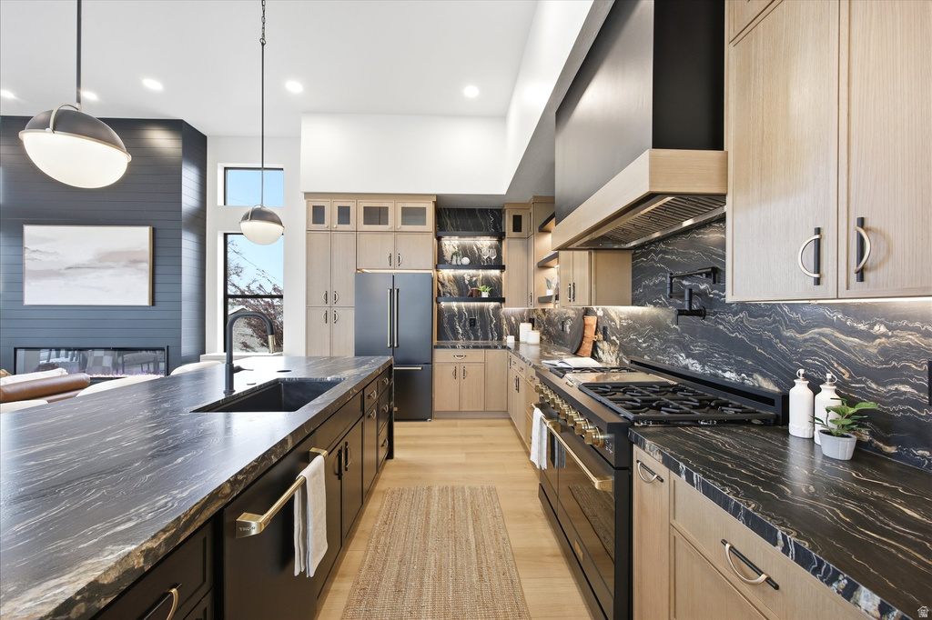 716 E 8TH AVE Salt Lake City, UT 84103