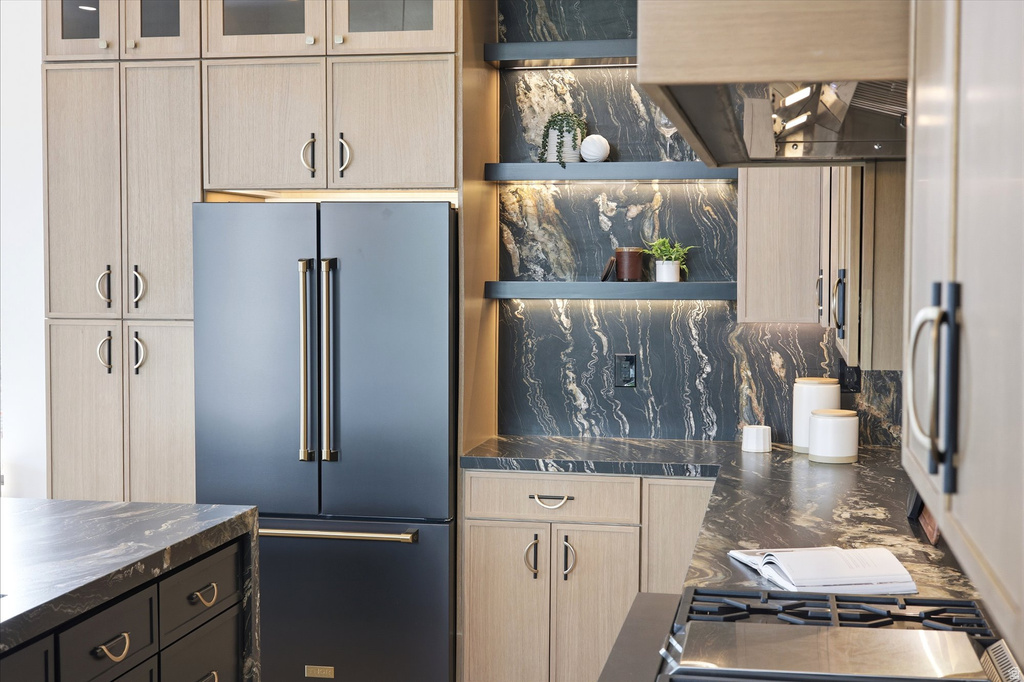 716 E 8TH AVE Salt Lake City, UT 84103