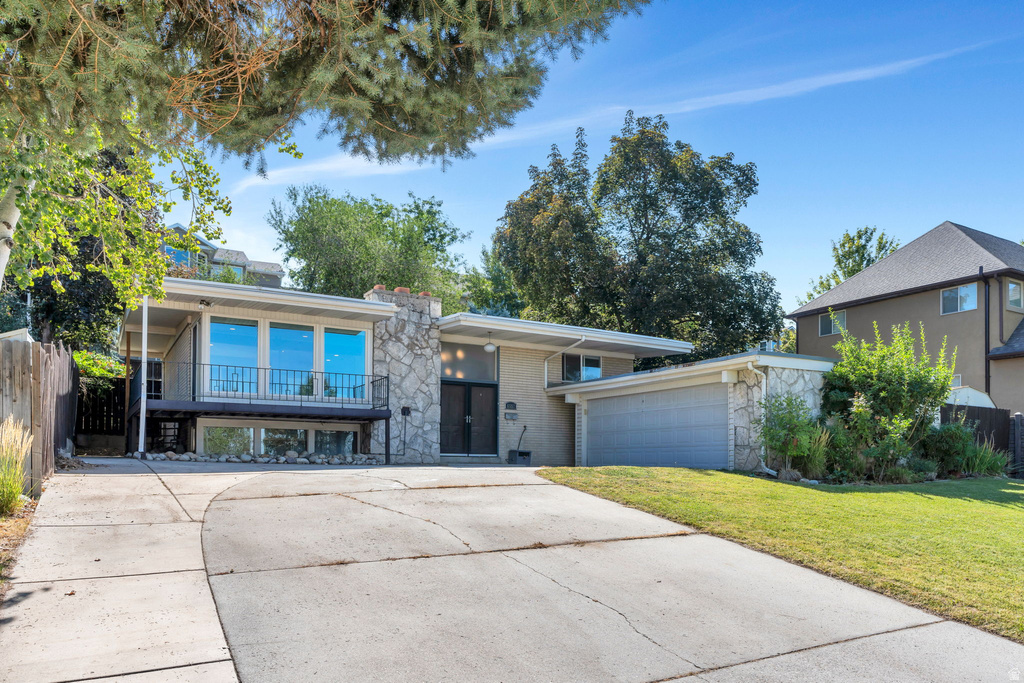 6557 S 2600 E Cottonwood Heights, UT 84121