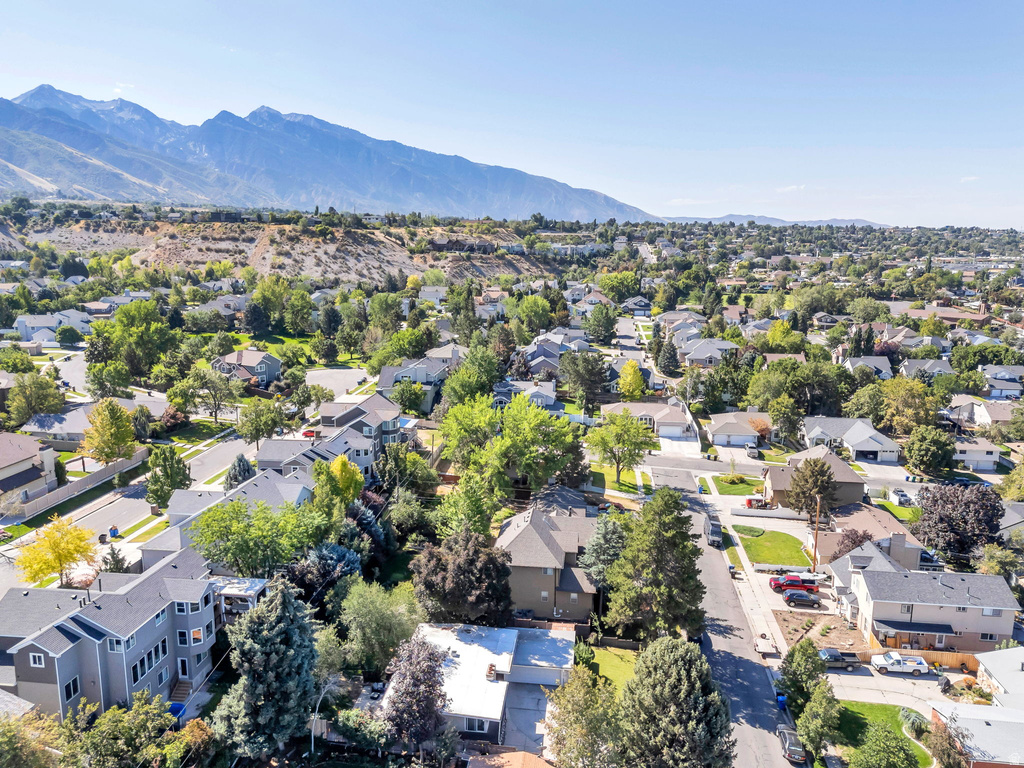 6557 S 2600 E Cottonwood Heights, UT 84121