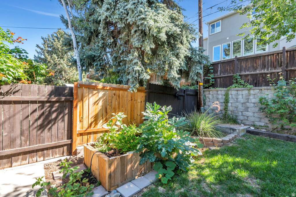 6557 S 2600 E Cottonwood Heights, UT 84121