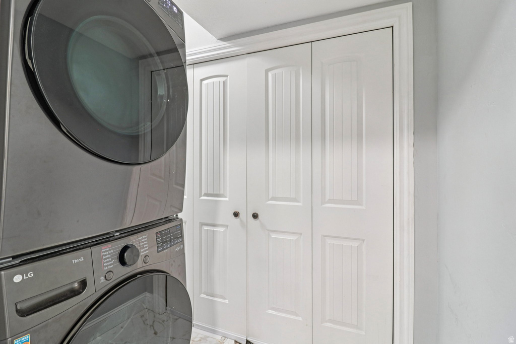 9239 S BRIGHTON VIEW DR Sandy, UT 84070