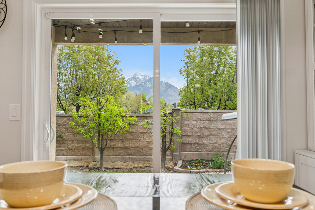 9239 S BRIGHTON VIEW DR Sandy, UT 84070