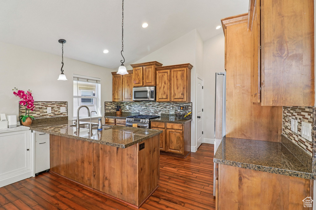 9239 S BRIGHTON VIEW DR Sandy, UT 84070