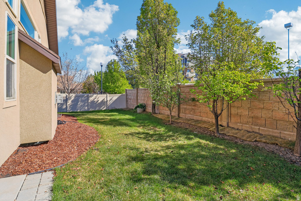 9239 S BRIGHTON VIEW DR Sandy, UT 84070