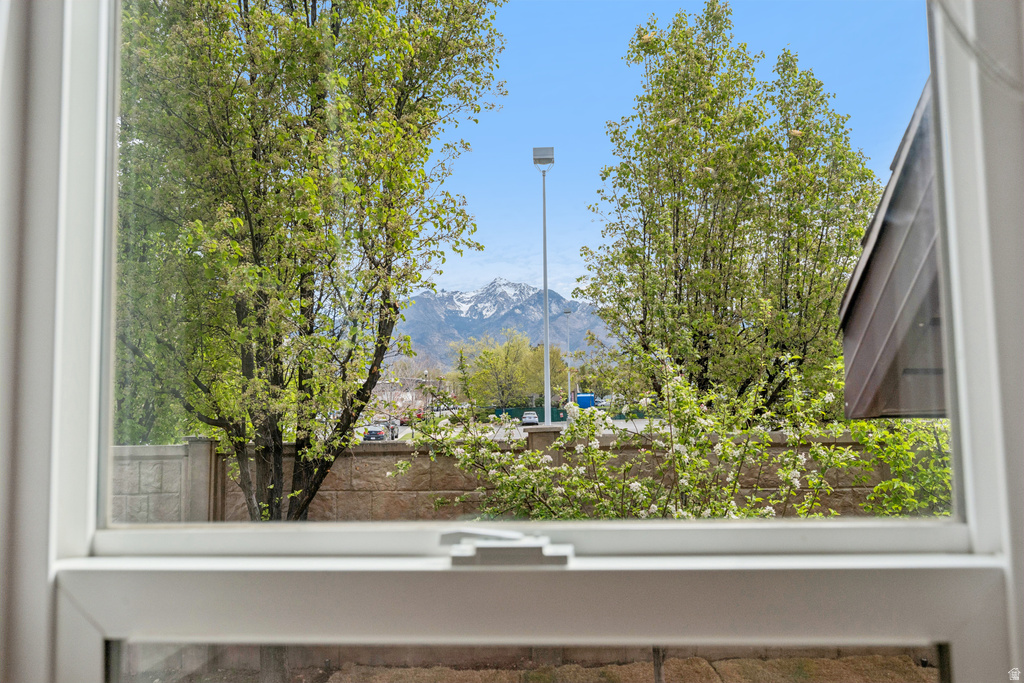 9239 S BRIGHTON VIEW DR Sandy, UT 84070