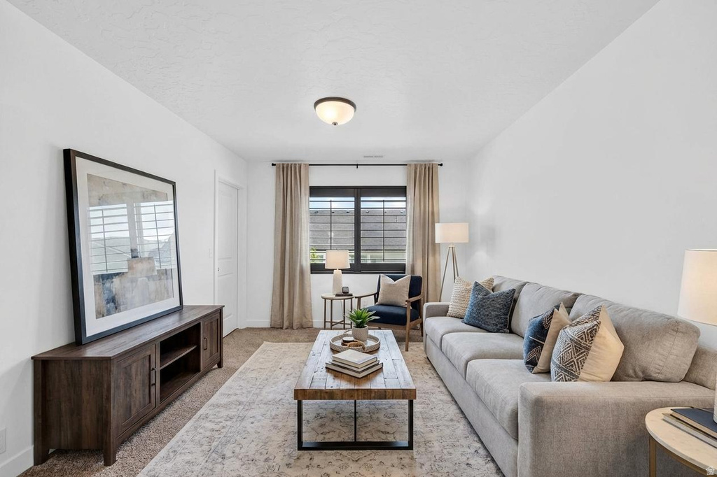 7031 W ECHOMOUNT RD West Valley City, UT 84081