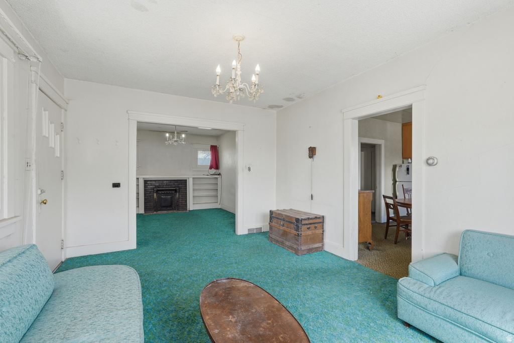 361 S 300 W Lehi, UT 84043