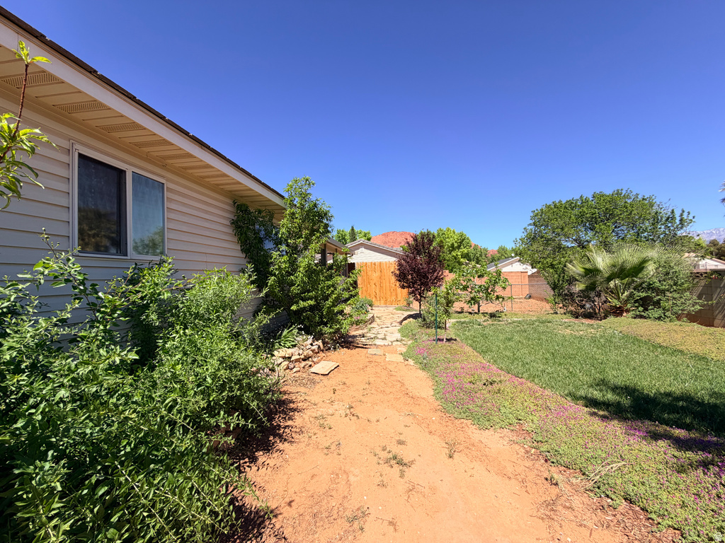 787 S 220 E Ivins, UT 84738