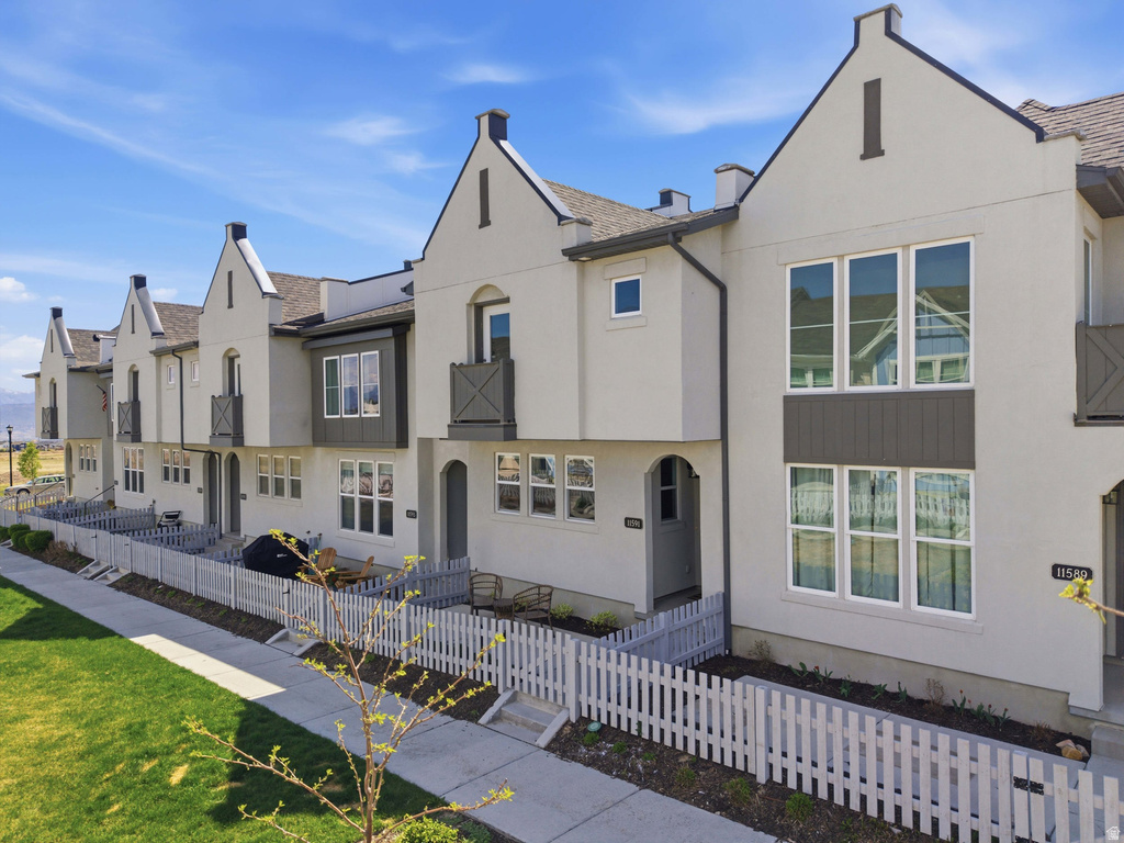 11591 S DORIAN DR South Jordan, UT 84009